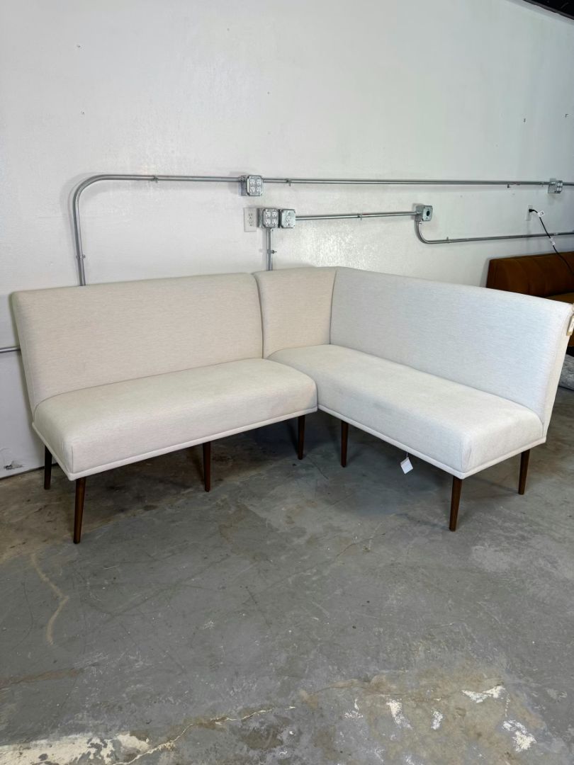 Interior Define Dorian Right Banquette 002