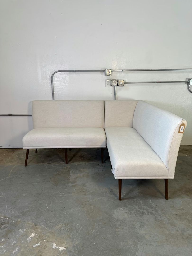 Interior Define Dorian Right Banquette 002