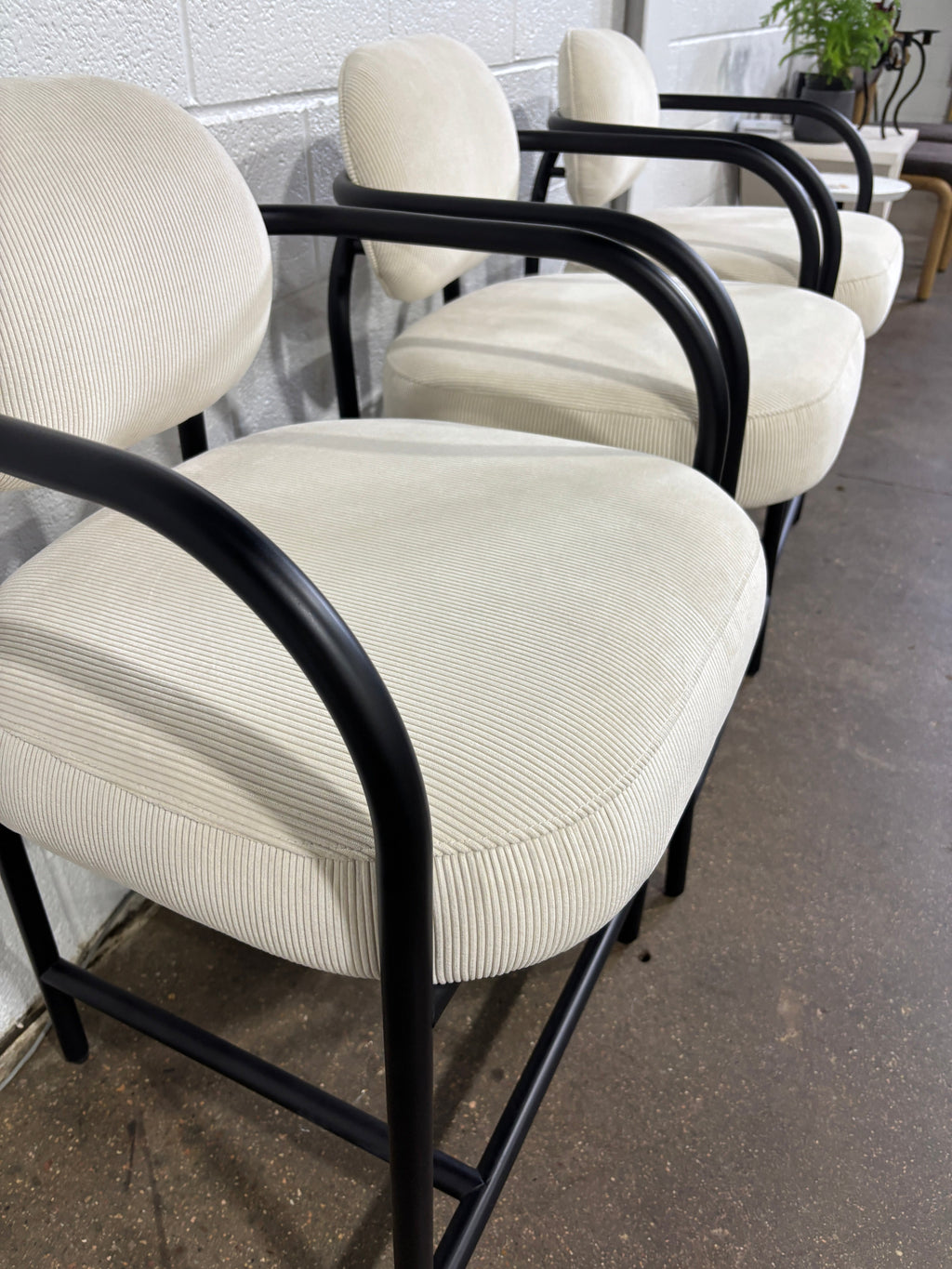 Denver Modern Arches Counter Stool - Cream - Image 3