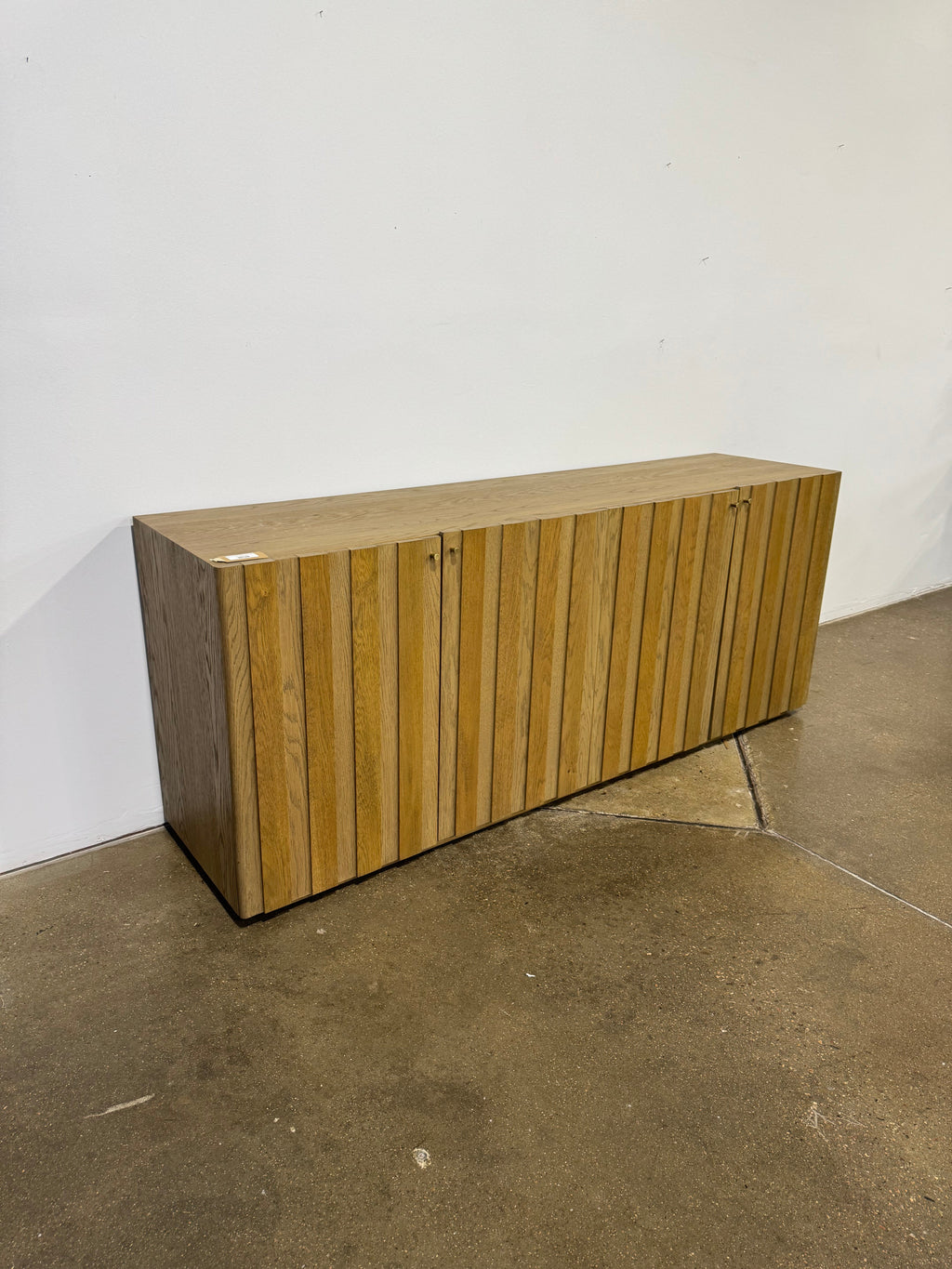 Moe's Vermentino Sideboard Oak - Image 3