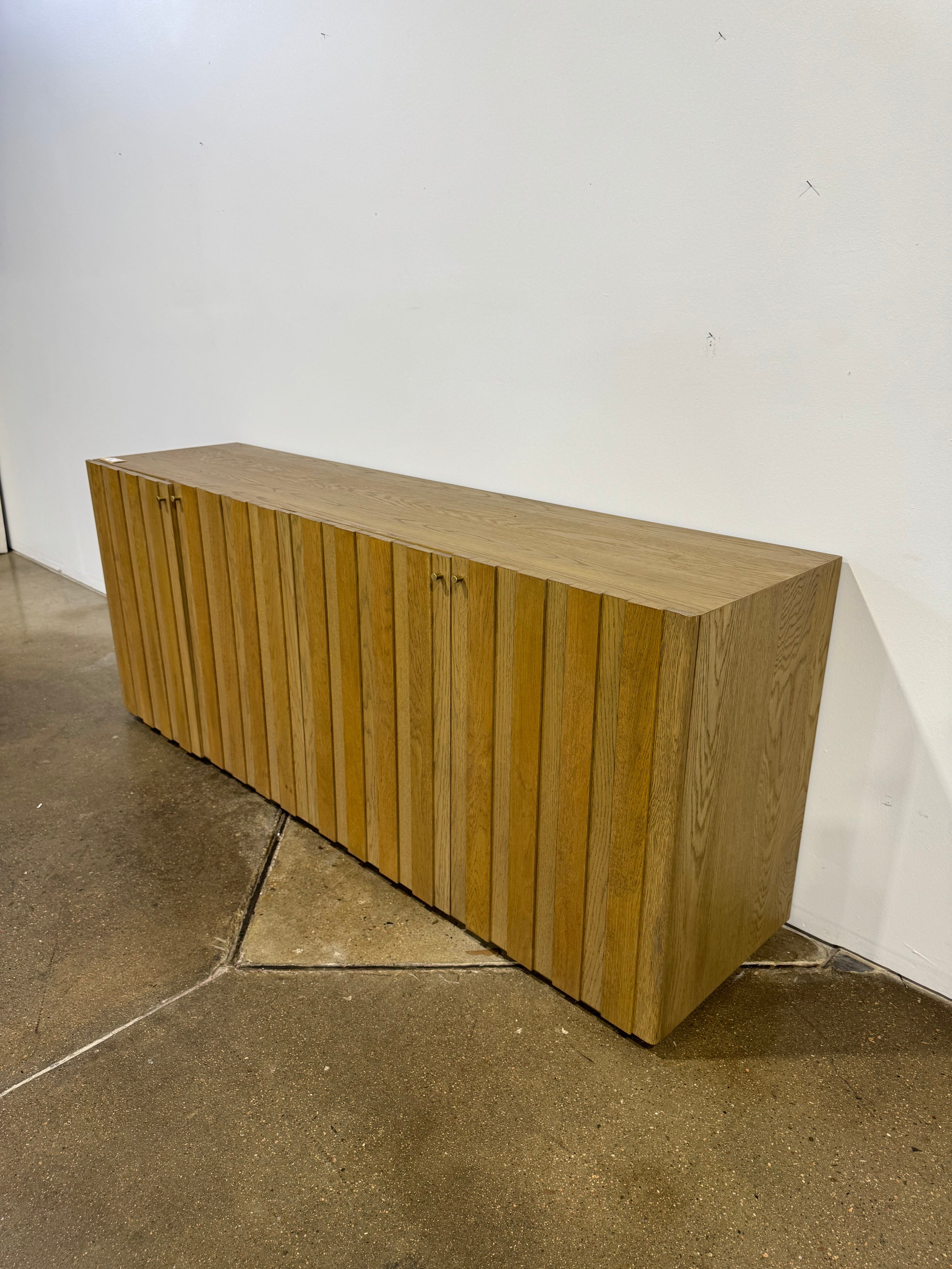 Moe's Vermentino Sideboard Oak - Image 2