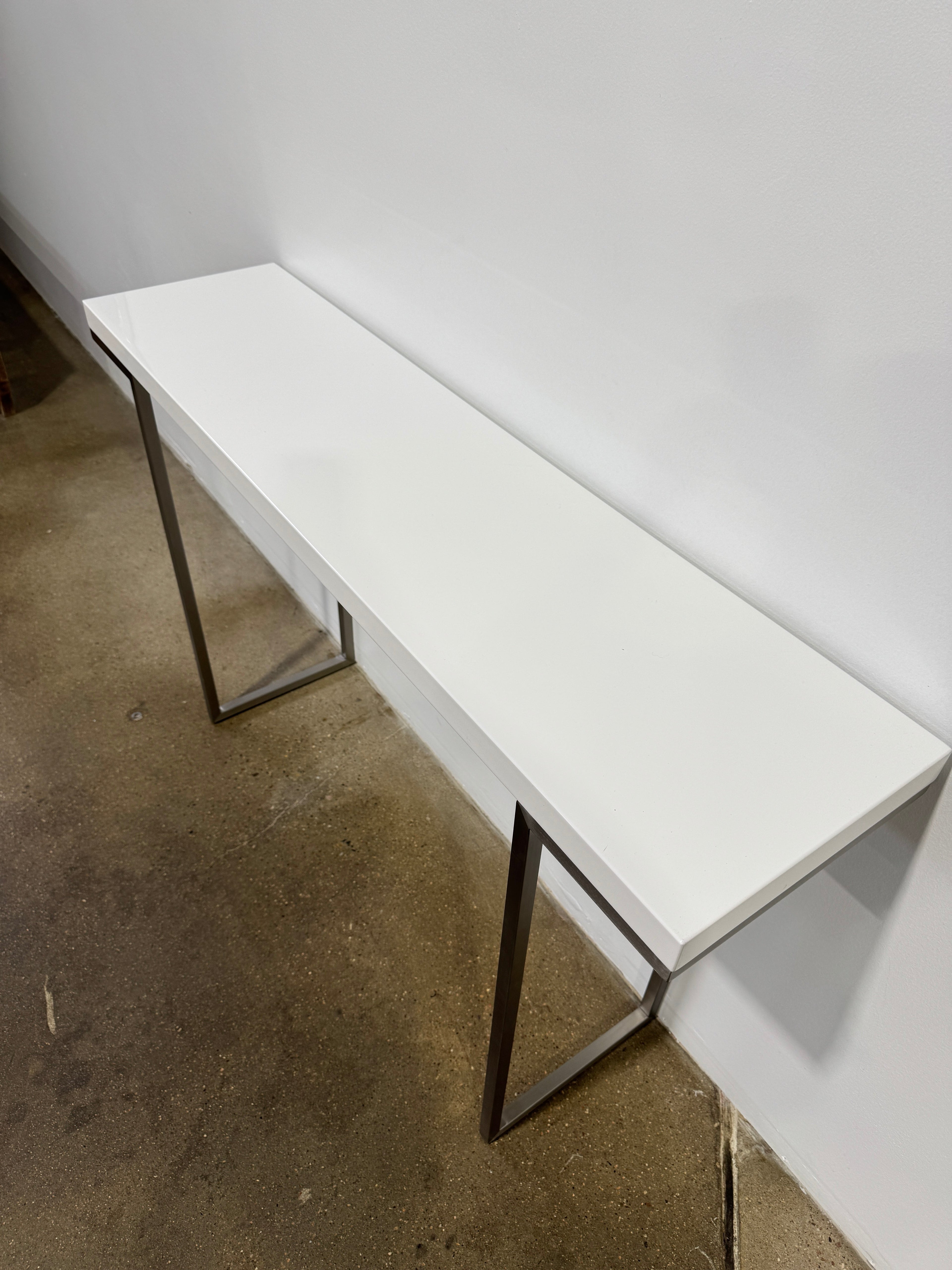 Moe's Home Collection Repetir Console Table - Image 4