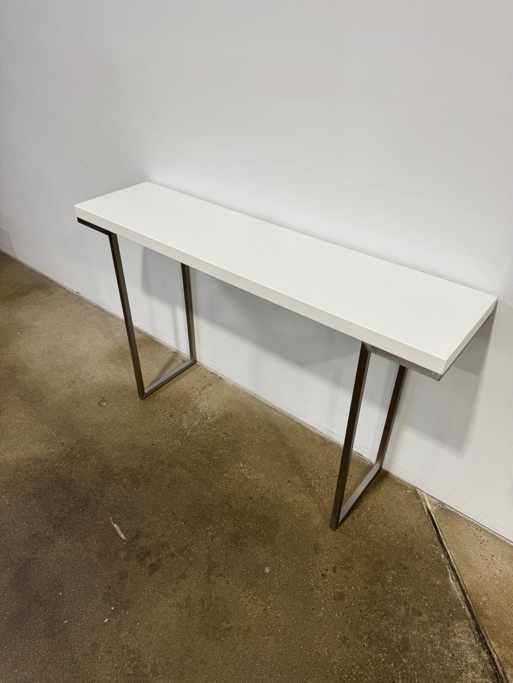 Moe's Home Collection Repetir Console Table - Image 3