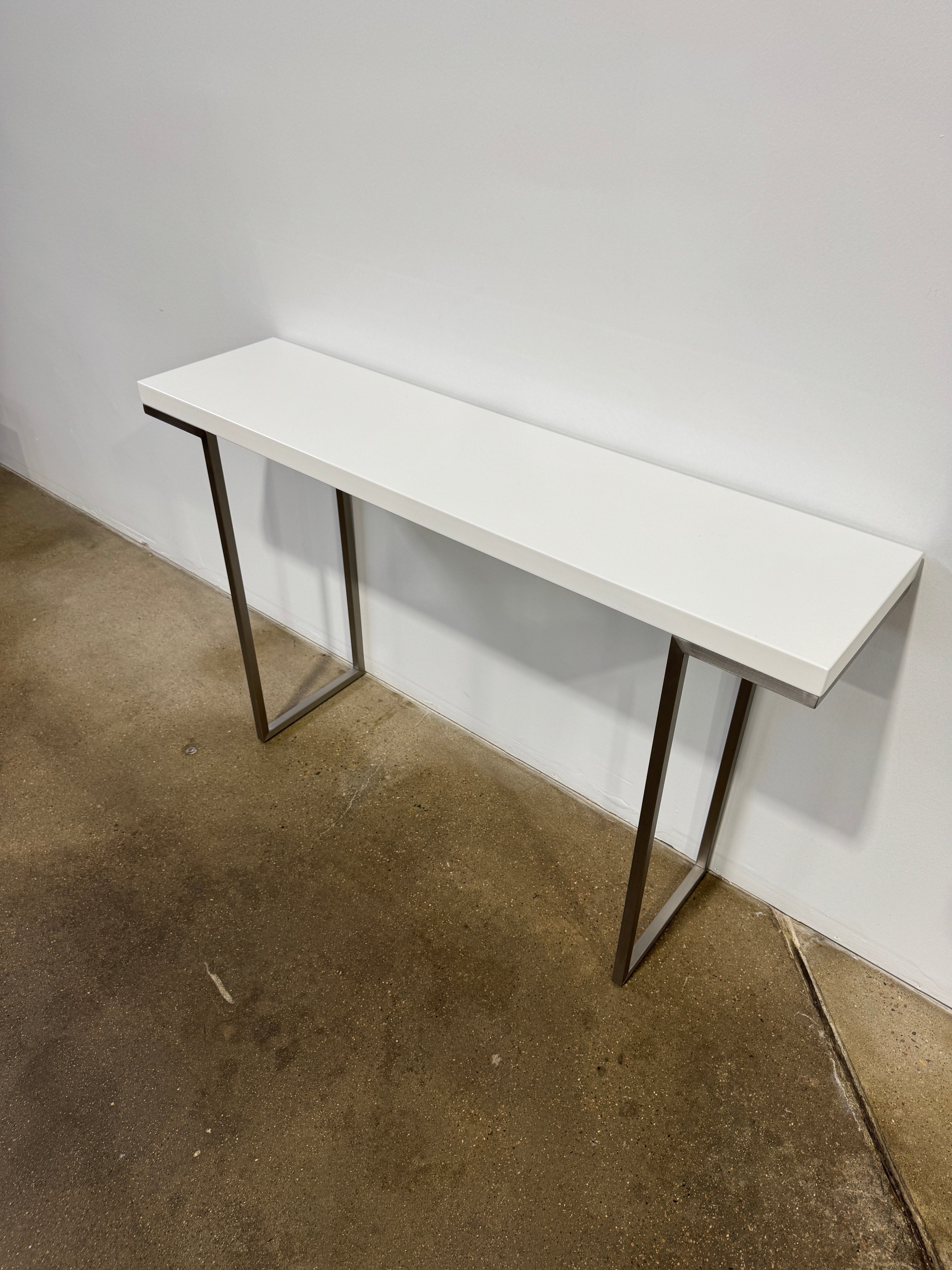 Moe's Home Collection Repetir Console Table - Image 3