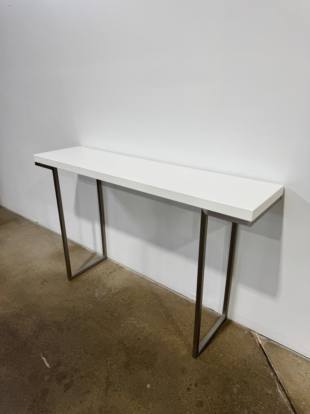 Moe's Home Collection Repetir Console Table - Image 5
