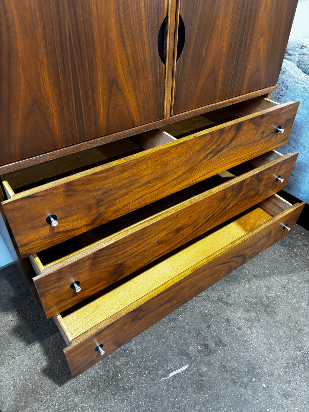 Vintage MCM Dresser Original Laminate Top - Rest is Refinished - Image 3