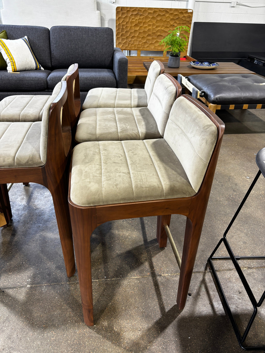 Denver Modern  Canyon Counter Stool Mushroom Velvet - Image 7