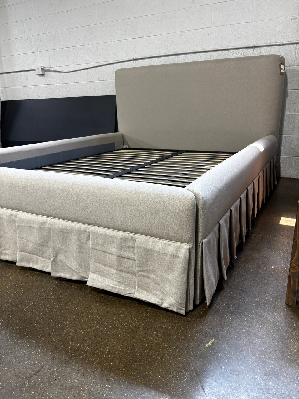 Moe's Home Collection Maren Queen Bed - Image 3