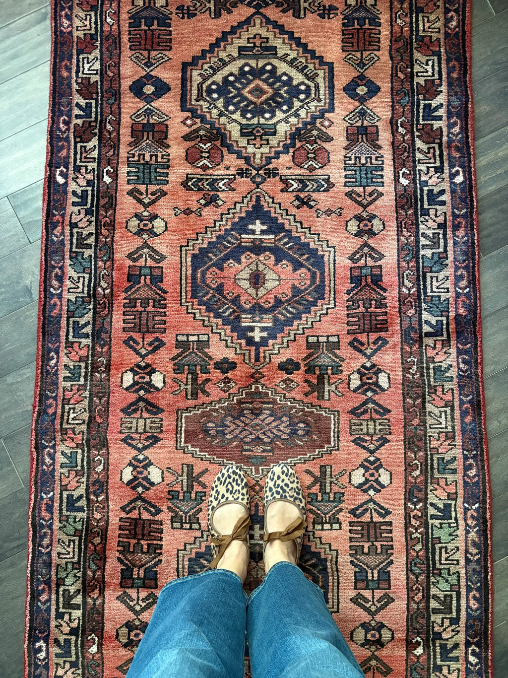 Golden Gal Rugs: Vintage Rug #226 - 9’7” x 3’5” - Image 2