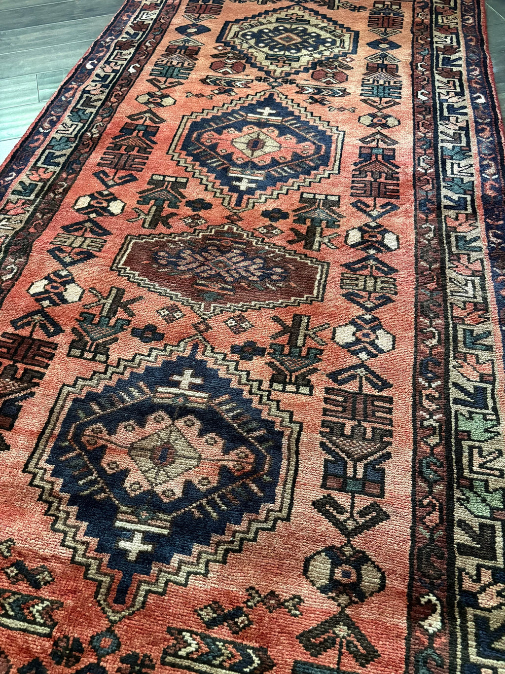 Golden Gal Rugs: Vintage Rug #226 - 9’7” x 3’5” - Image 3