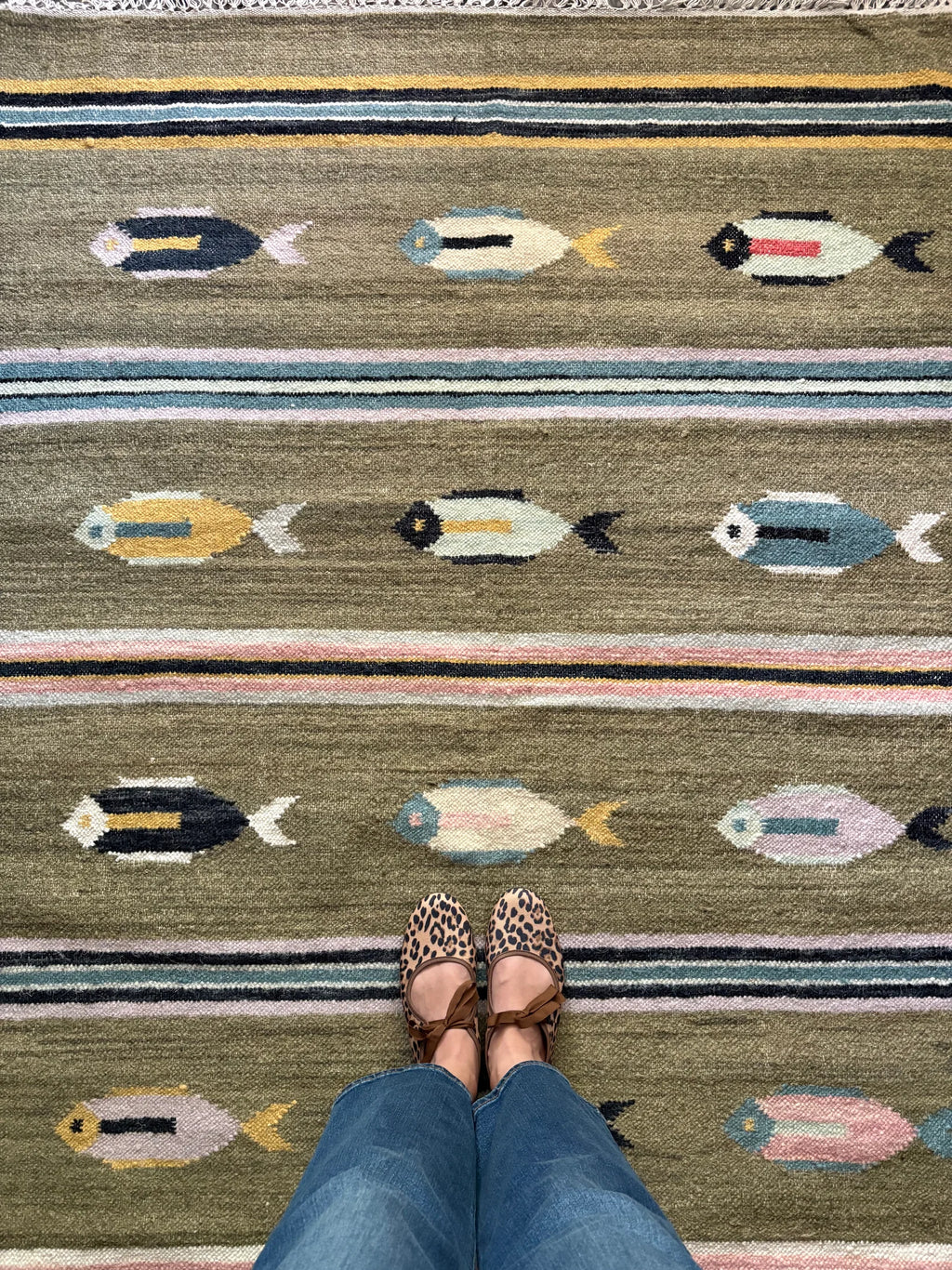 Golden Gal Rugs: Rug #225 - 6’0” x 4’5” - Image 1