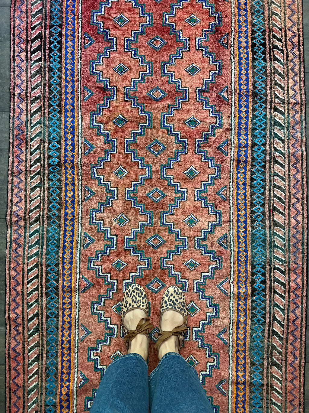 Golden Gal Rugs: Vintage Rug #221 - 7’8” x 3’5” - Image 2