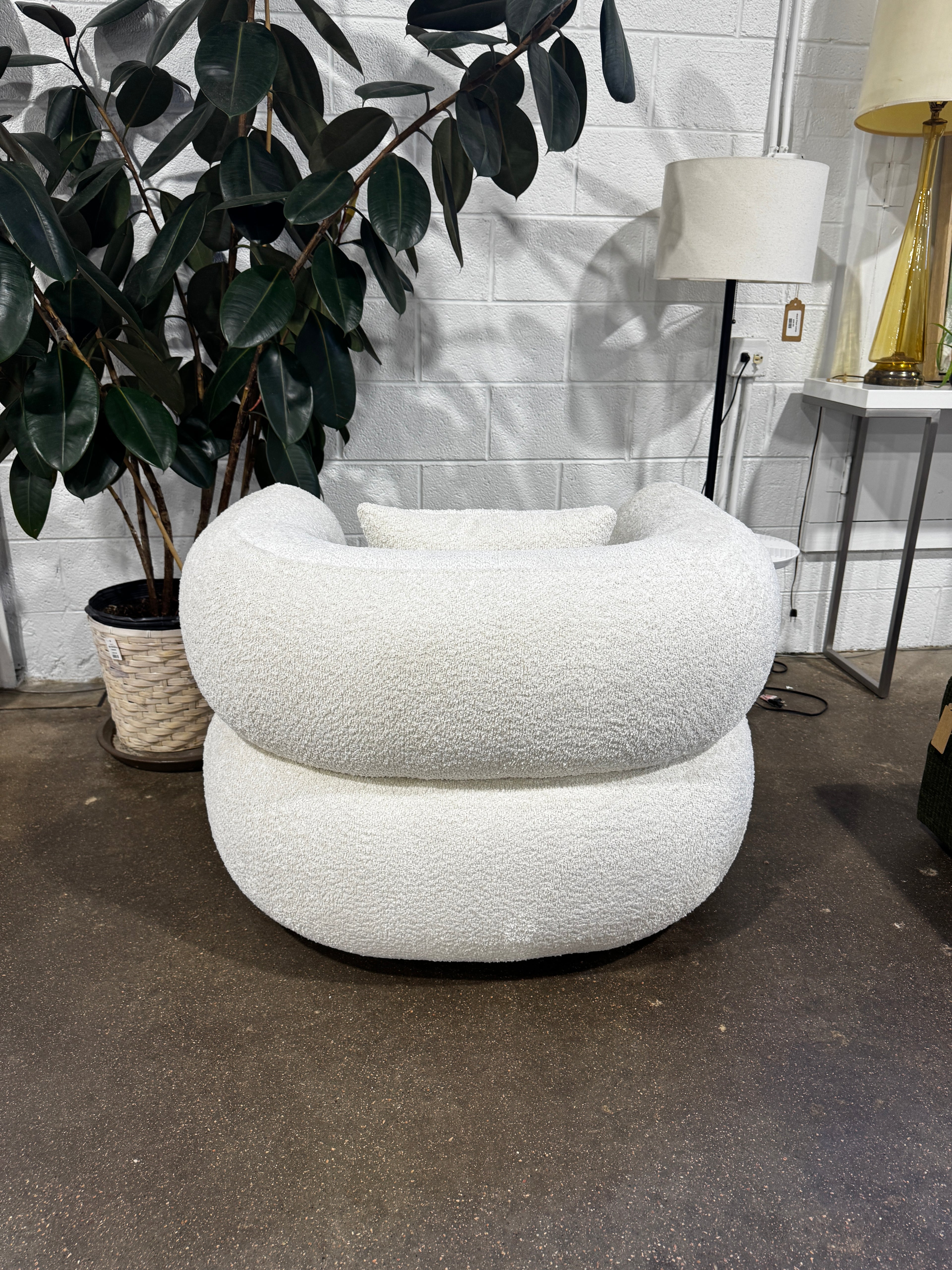 Article Quinn 40.5" Swivel Lounge Chair - Image 4