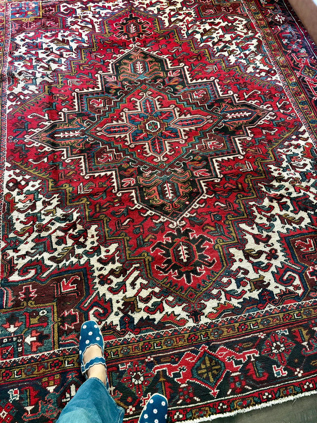 Golden Gal Rugs: Vintage Heriz Rug #232 - 9’4” x 7’9” - Image 3