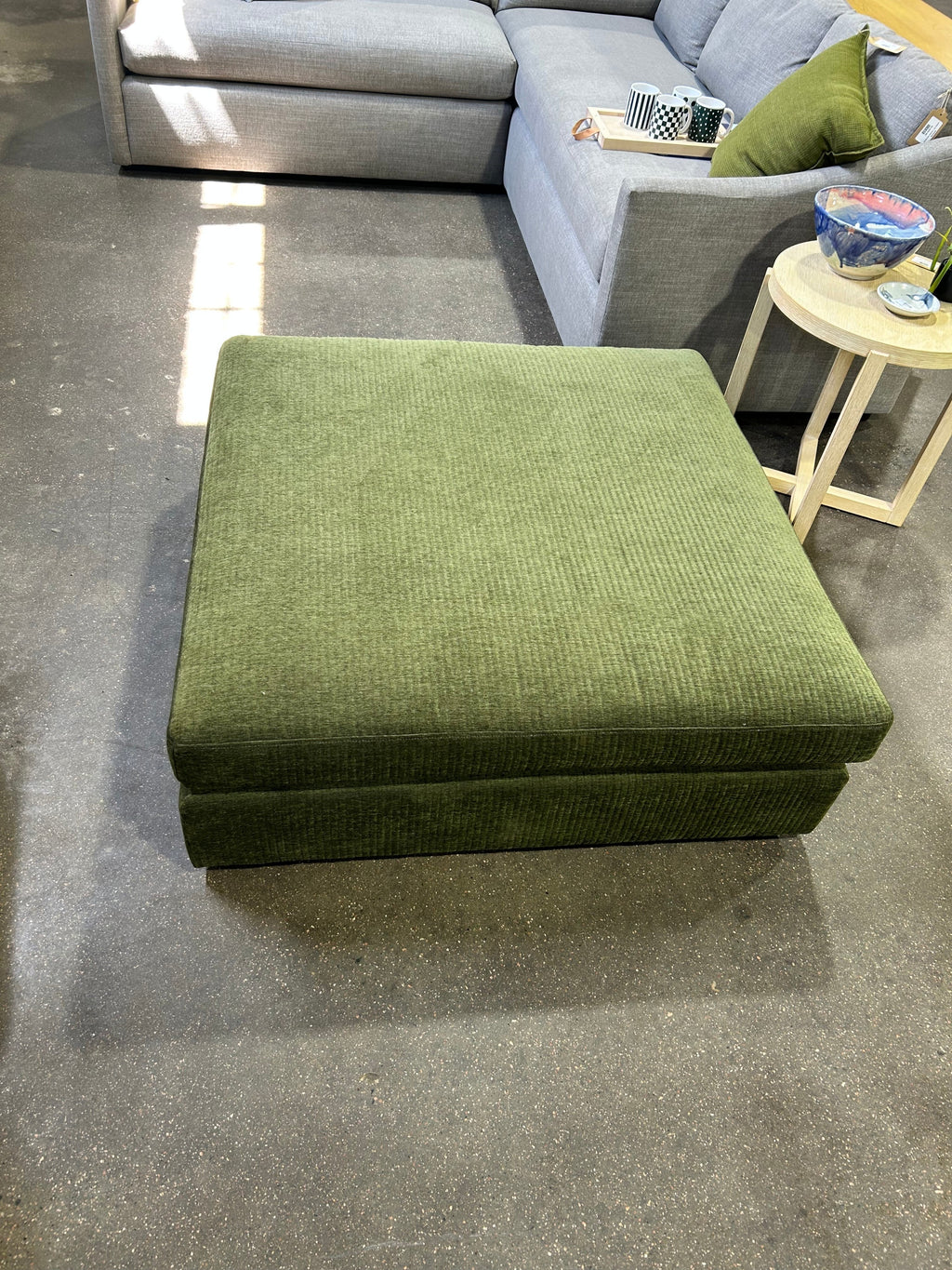 Article Beta 45" Ottoman - Image 4