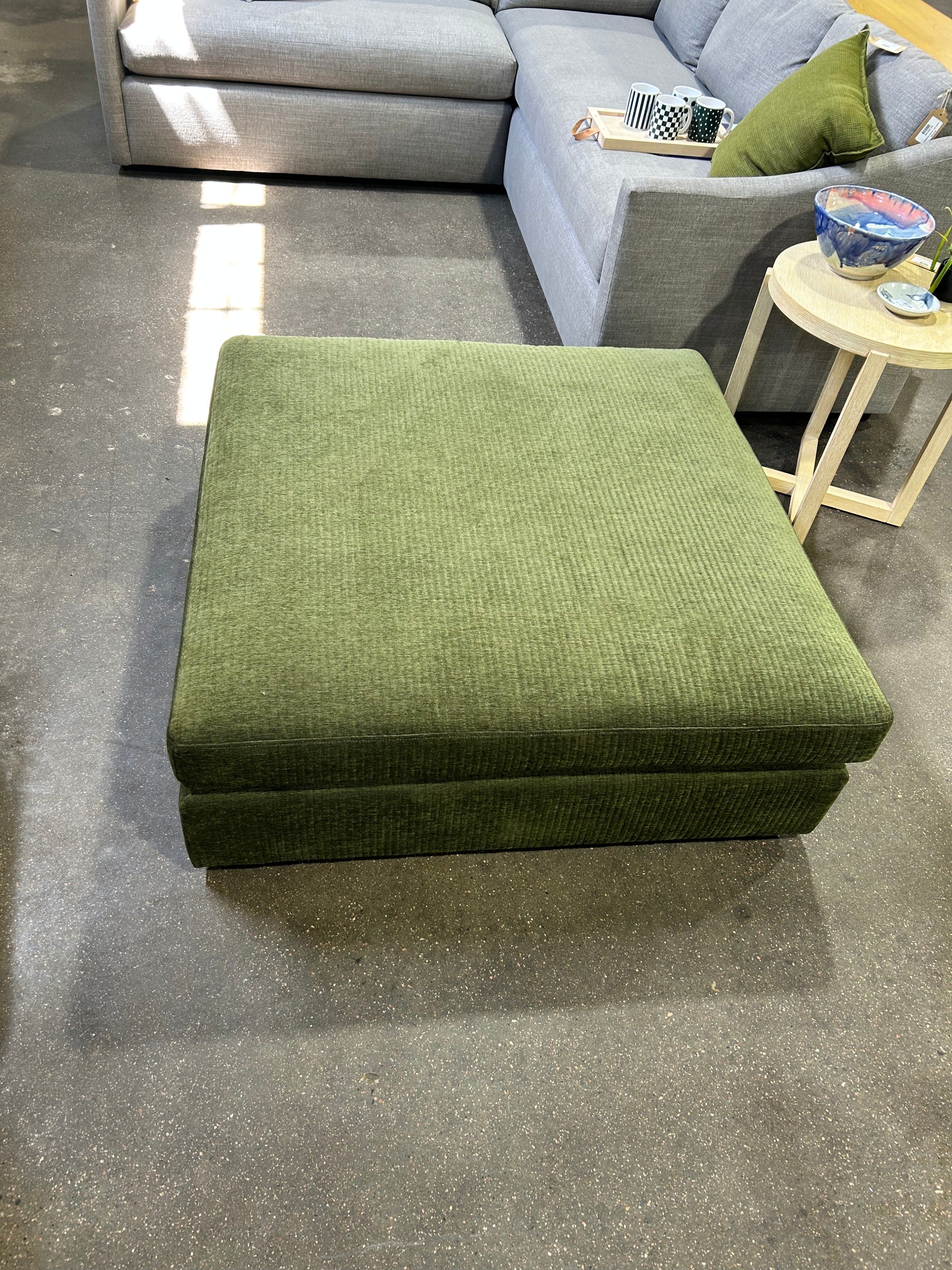 Article Beta 45" Ottoman - Image 4