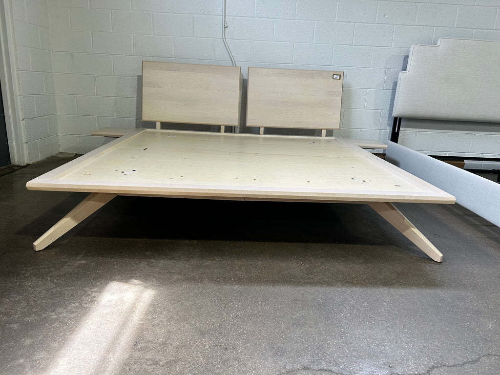 Copeland Astrid King Bed  w/ Headboard - Image 7