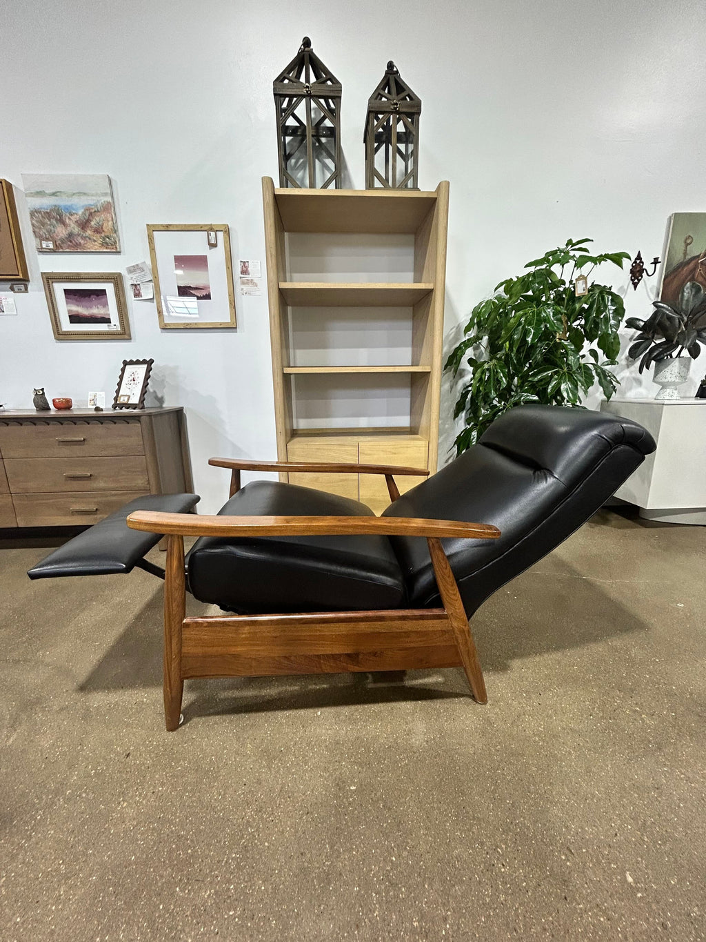 Black Leather Recliner - Image 5