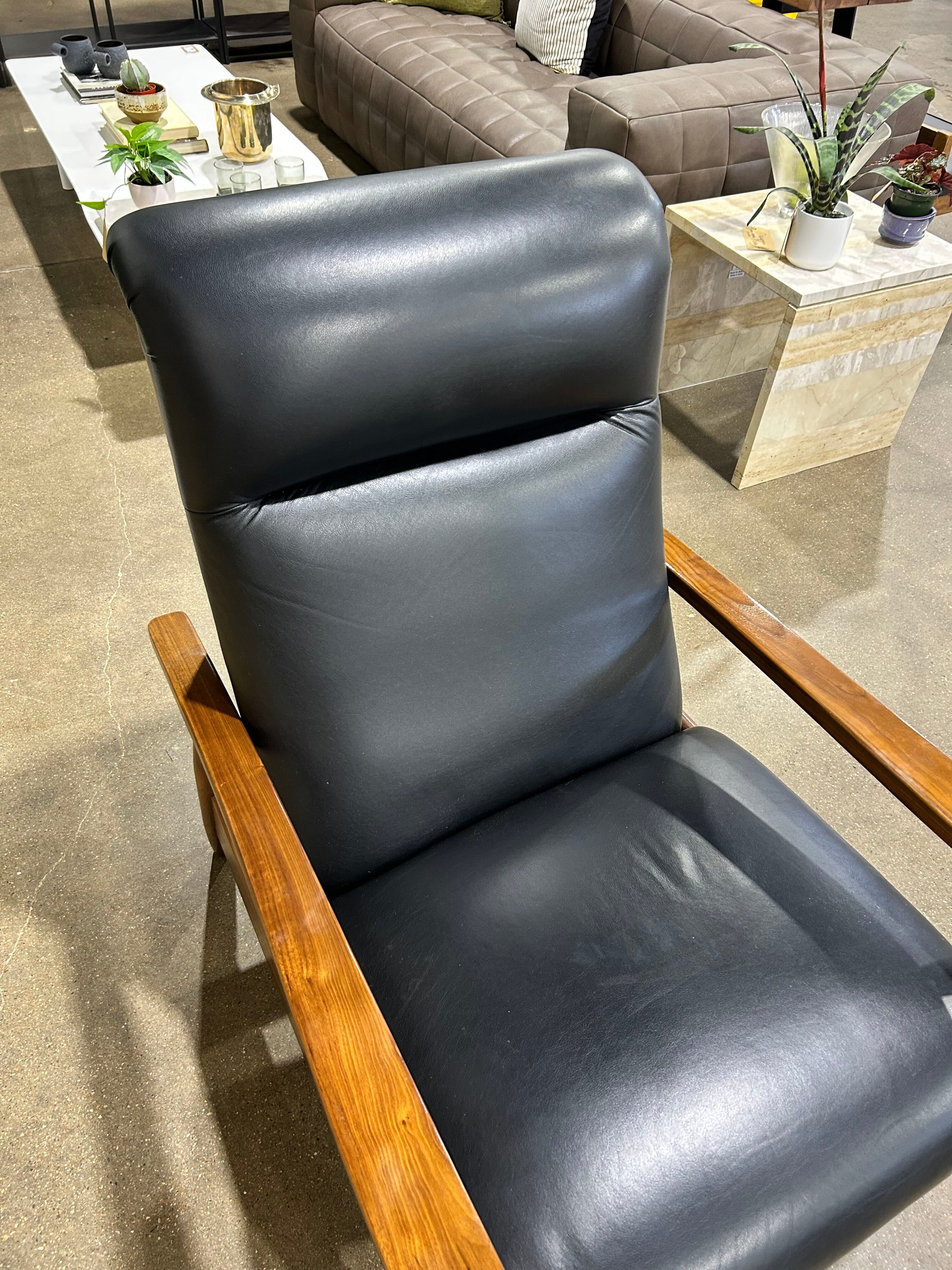 Black Leather Recliner - Image 7