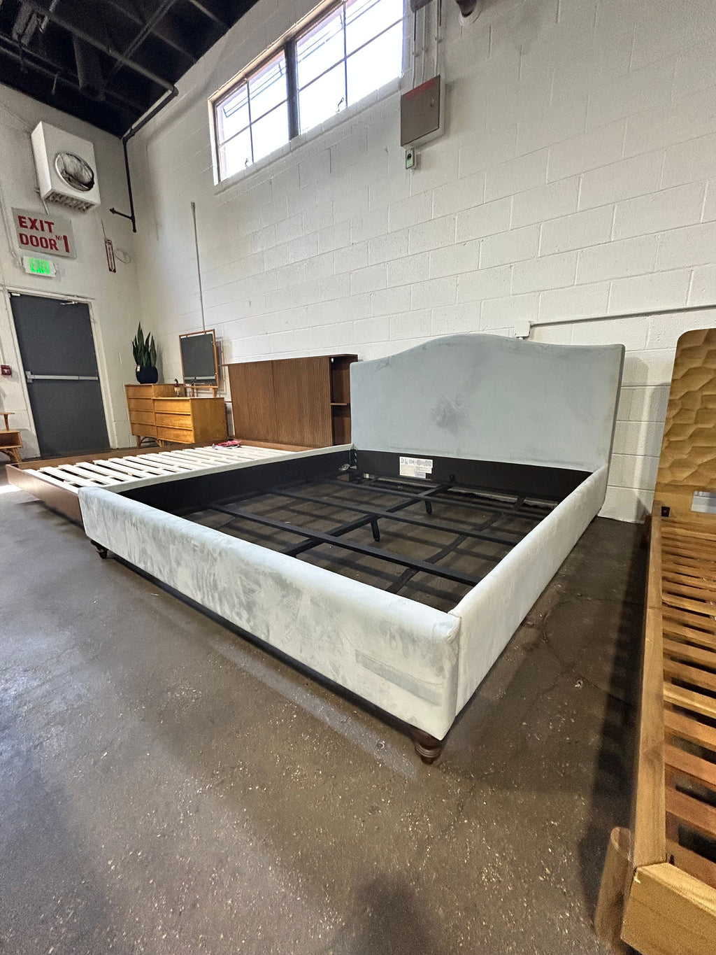Camelback Bed King - Image 2