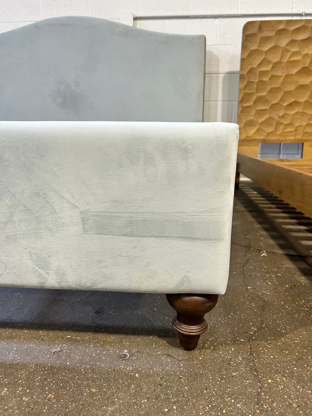 Camelback Bed King - Image 4