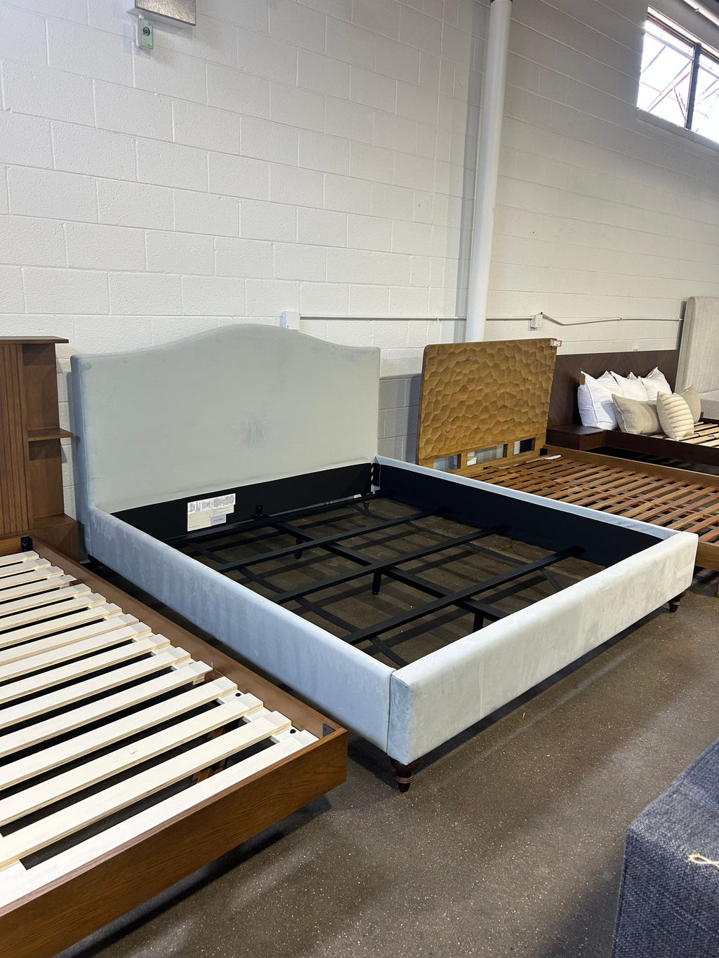 Camelback Bed King - Image 3