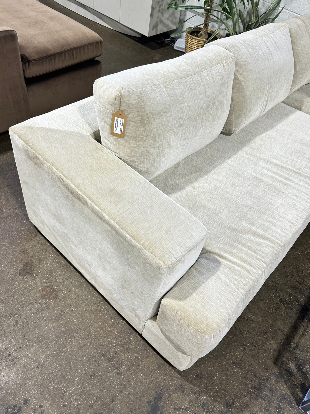 Lee 3-Piece 4-Seat Corner Sectional - Tan - Image 4
