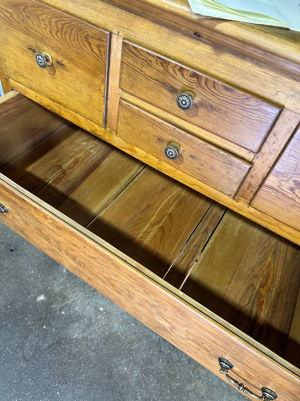Hutch - Image 13
