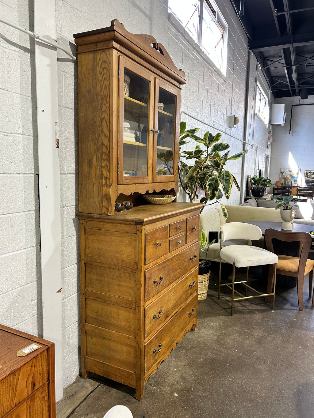 Hutch - Image 6