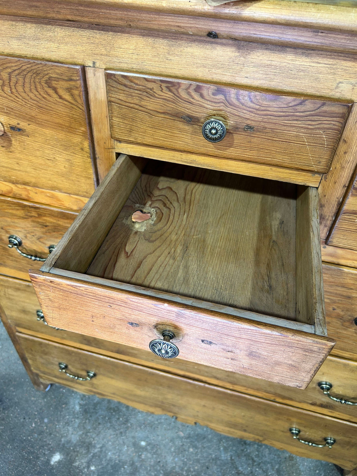 Hutch - Image 12