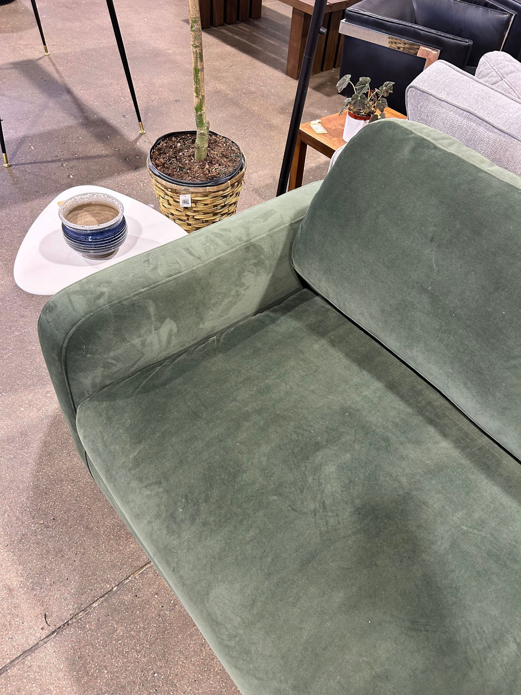 Vati 92" Velvet Sofa - Image 8