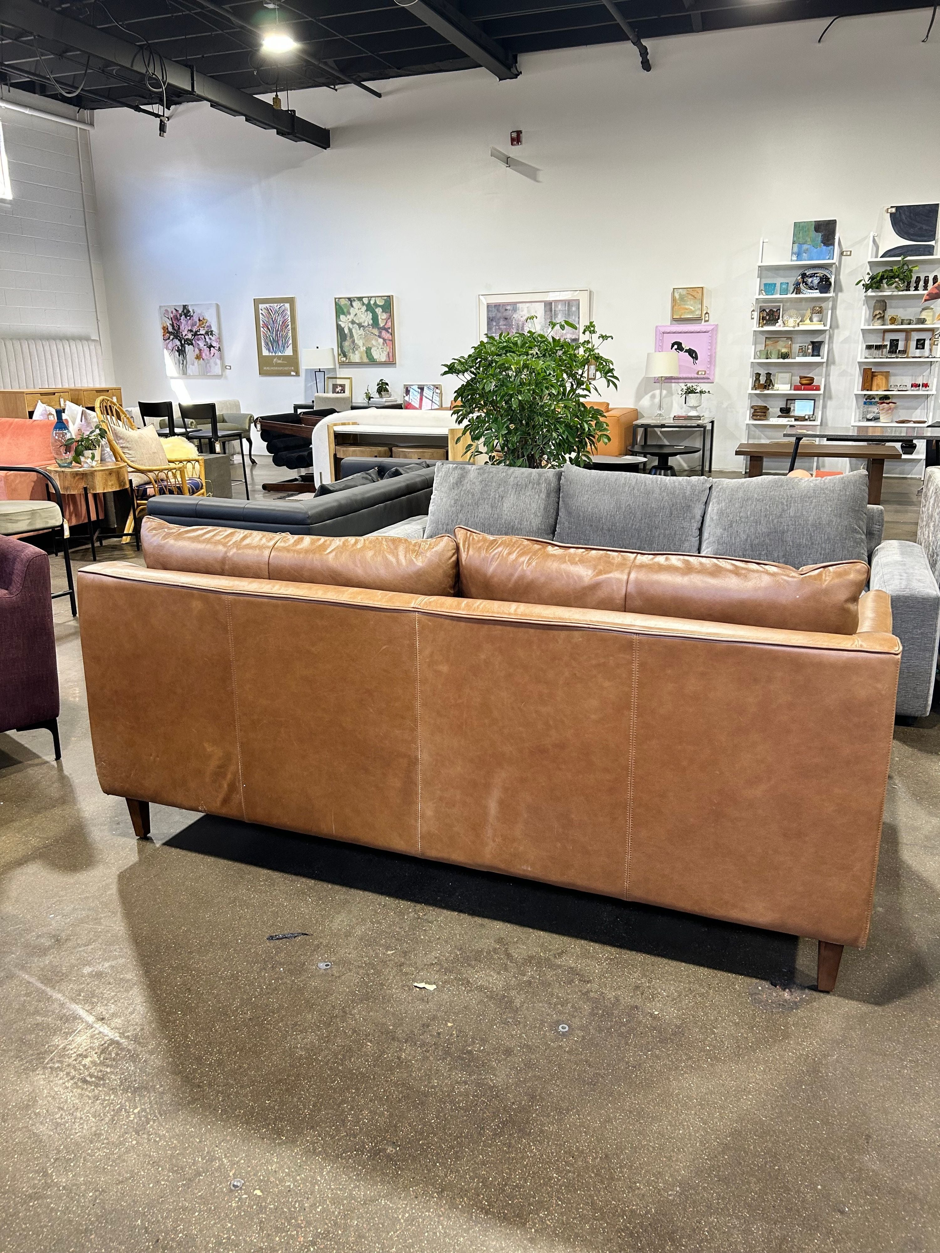 Caitlin Leather Sofa - Image 4