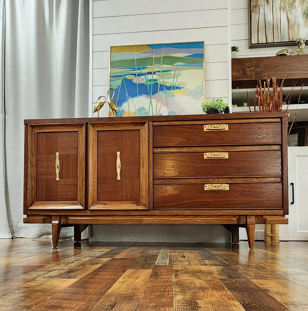 United Furniture Dresser / Credenza - Image 2