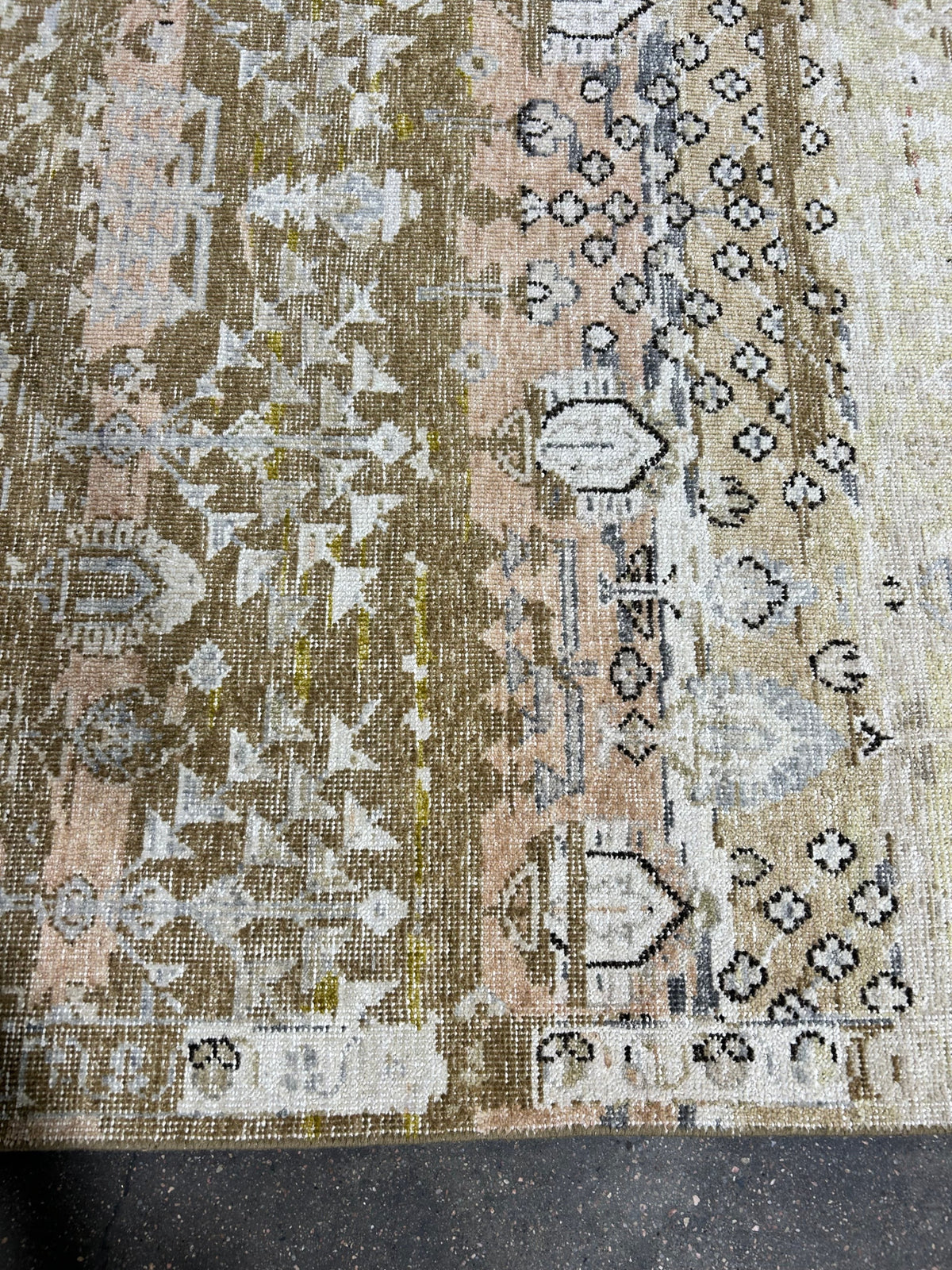 Robert Rug 5'7" x 7'10" - Image 4