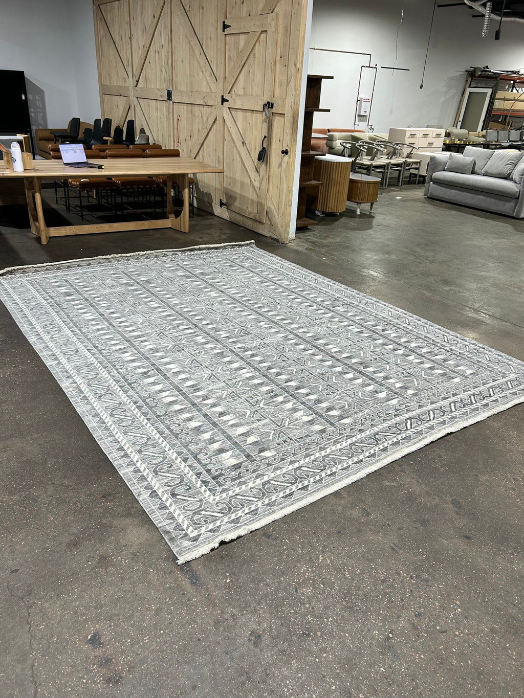 Suhad Hand-Knotted Area Rug 9'x12' - Image 5