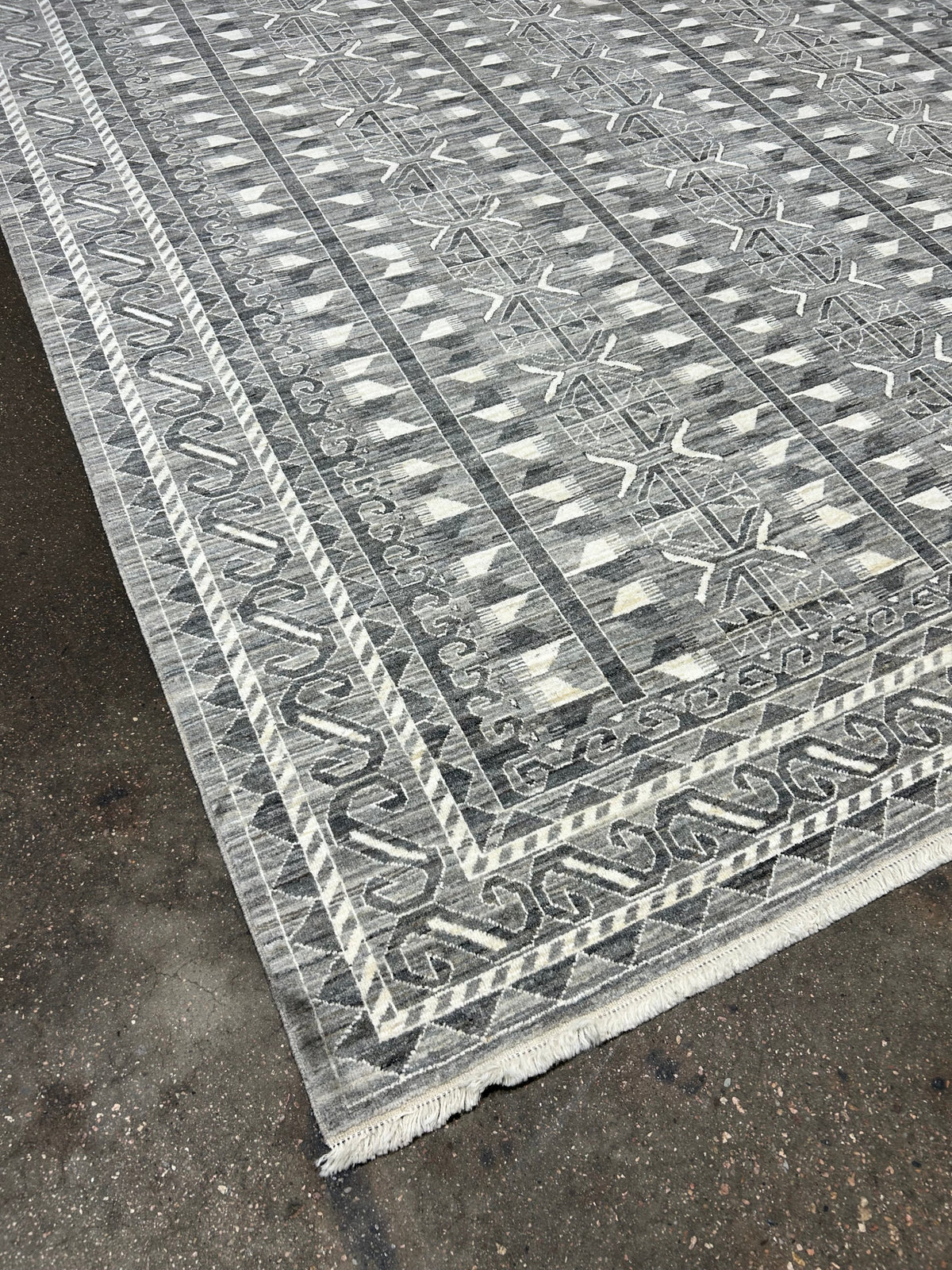 Suhad Hand-Knotted Area Rug 9'x12' - Image 2