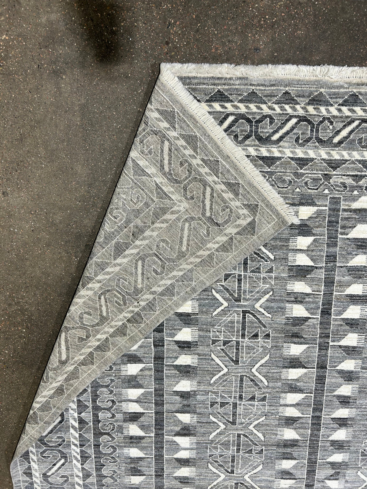 Suhad Hand-Knotted Area Rug 9'x12' - Image 4