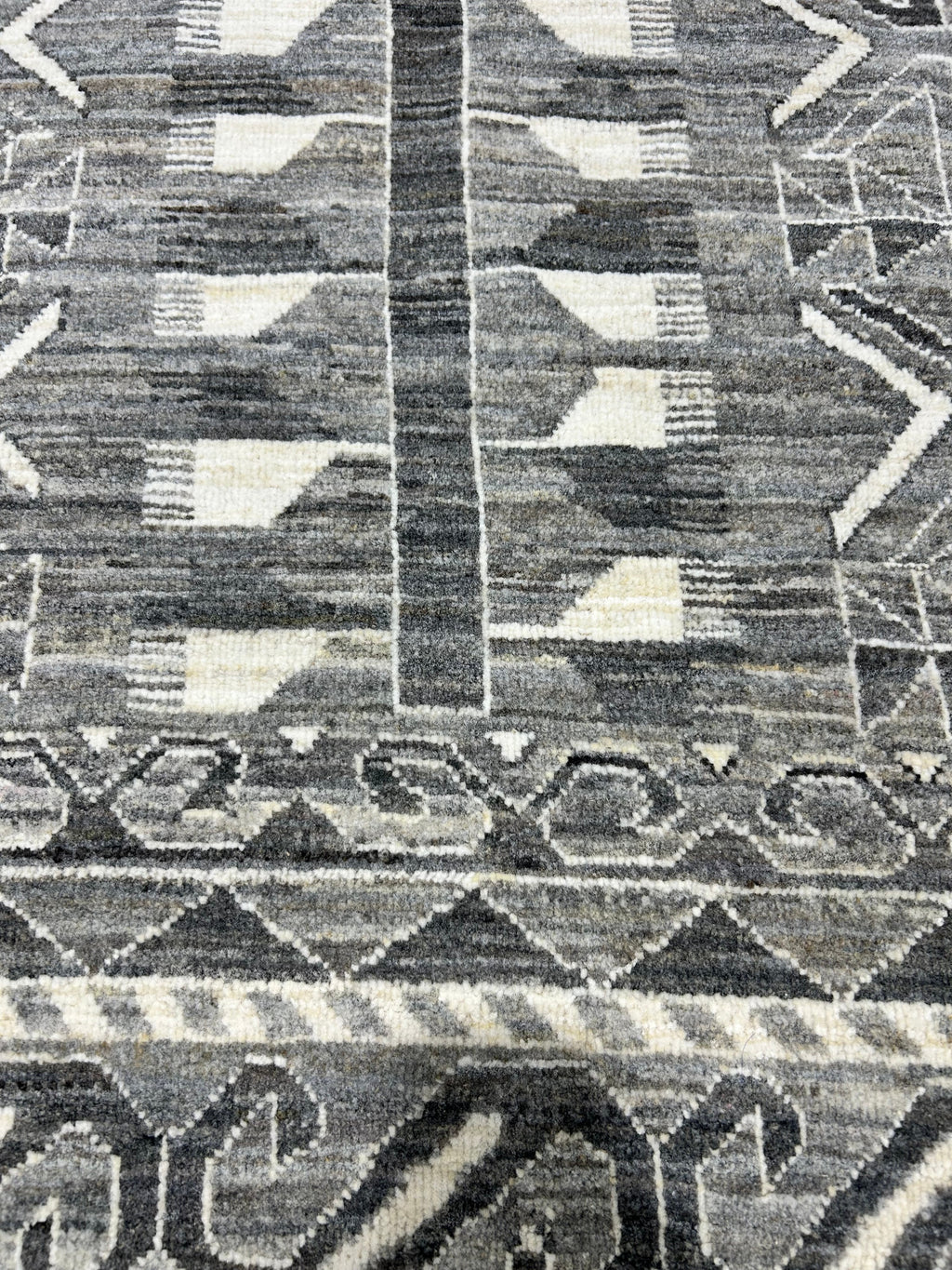 Suhad Hand-Knotted Area Rug 9'x12' - Image 6