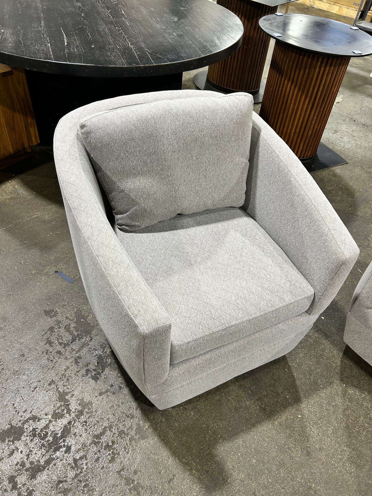Ford Swivel Chair - Image 3