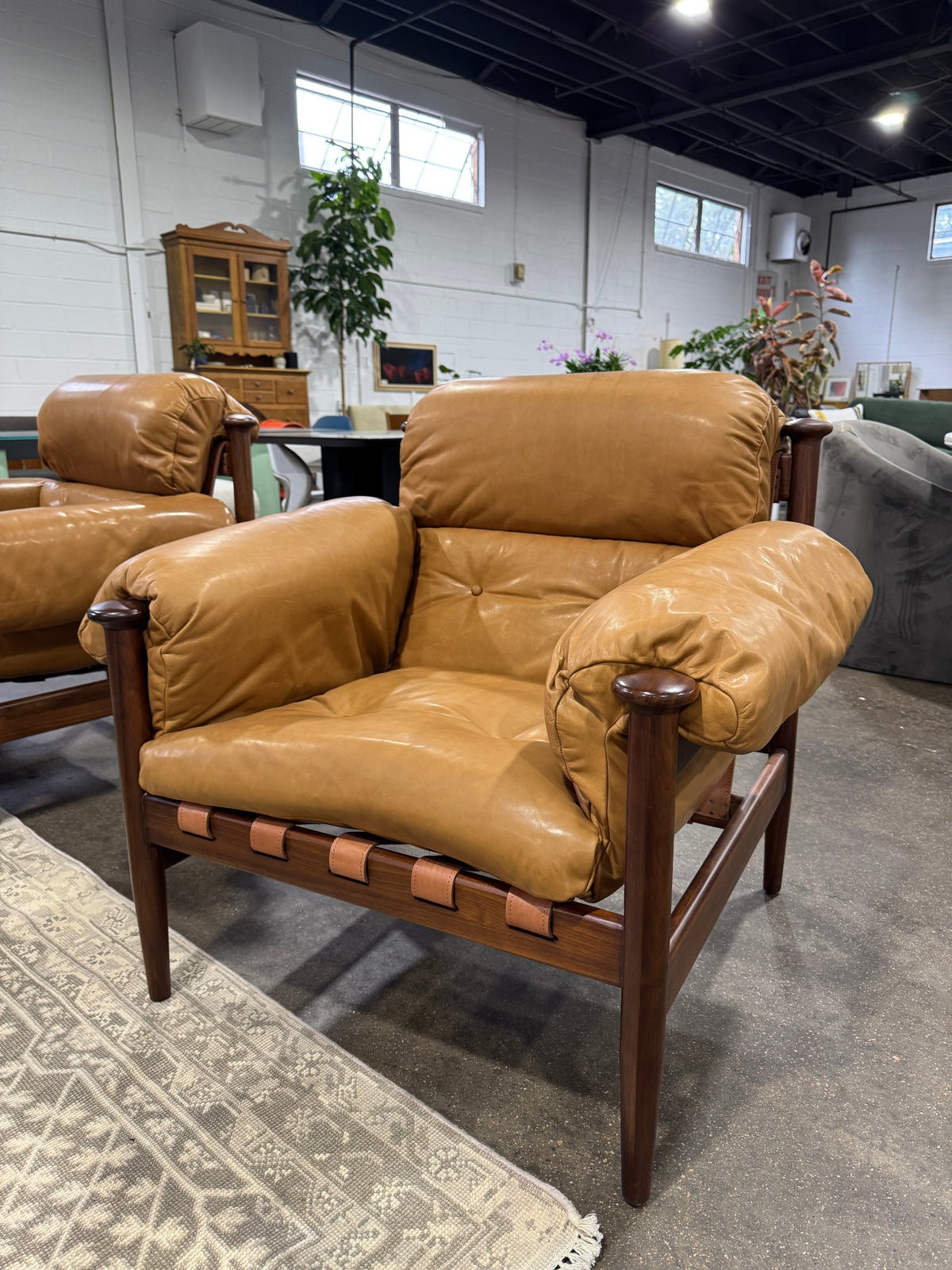 Otis Armchair - Chesnut Leather - Image 2