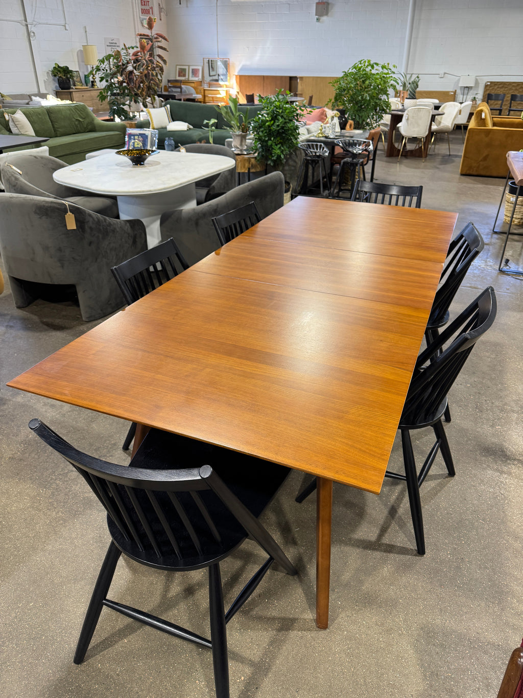 Mid-Century Extendable Dining Table - Image 4