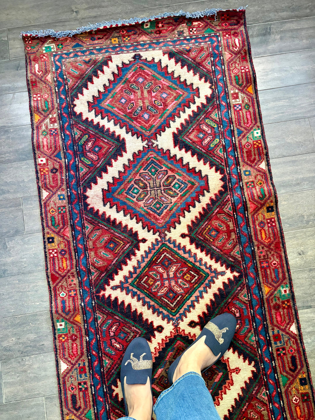 Golden Gal Rugs: Vintage Rug #264 - 9’10” x 2’7.5” - Image 8