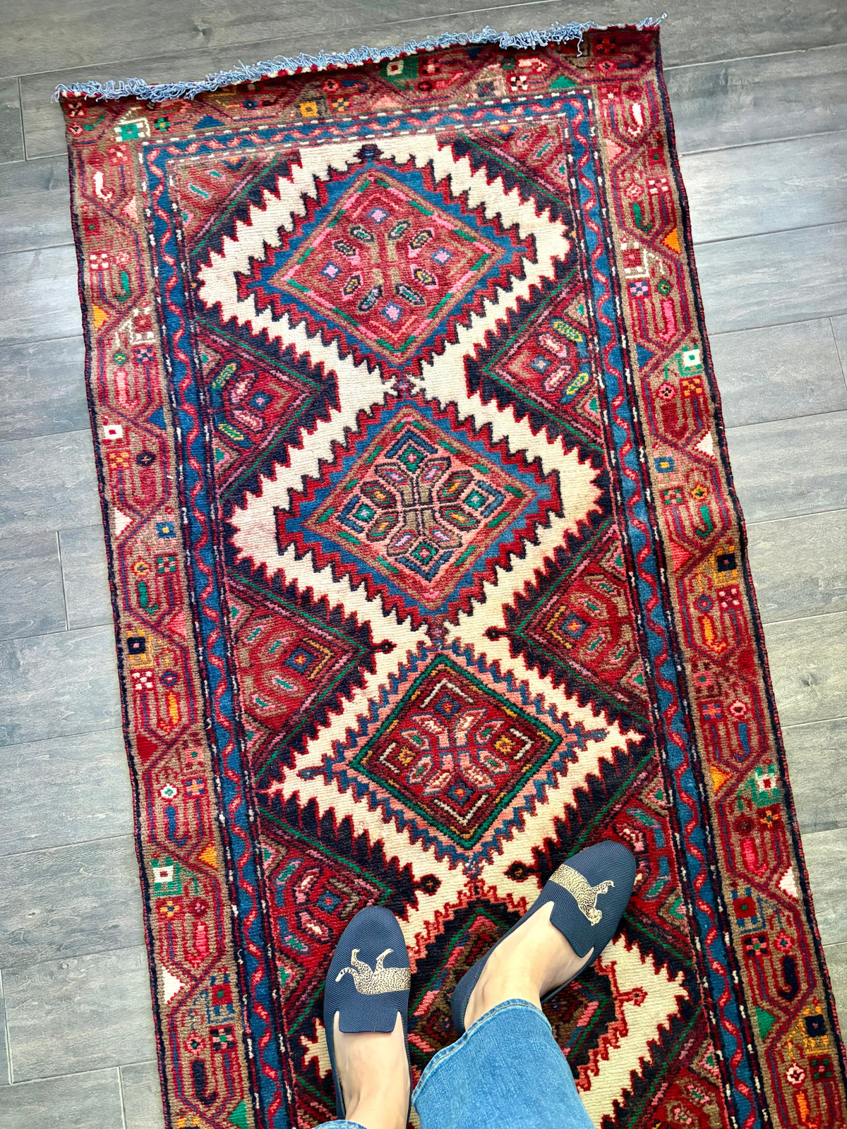 Golden Gal Rugs: Vintage Rug #264 - 9’10” x 2’7.5” - Image 8