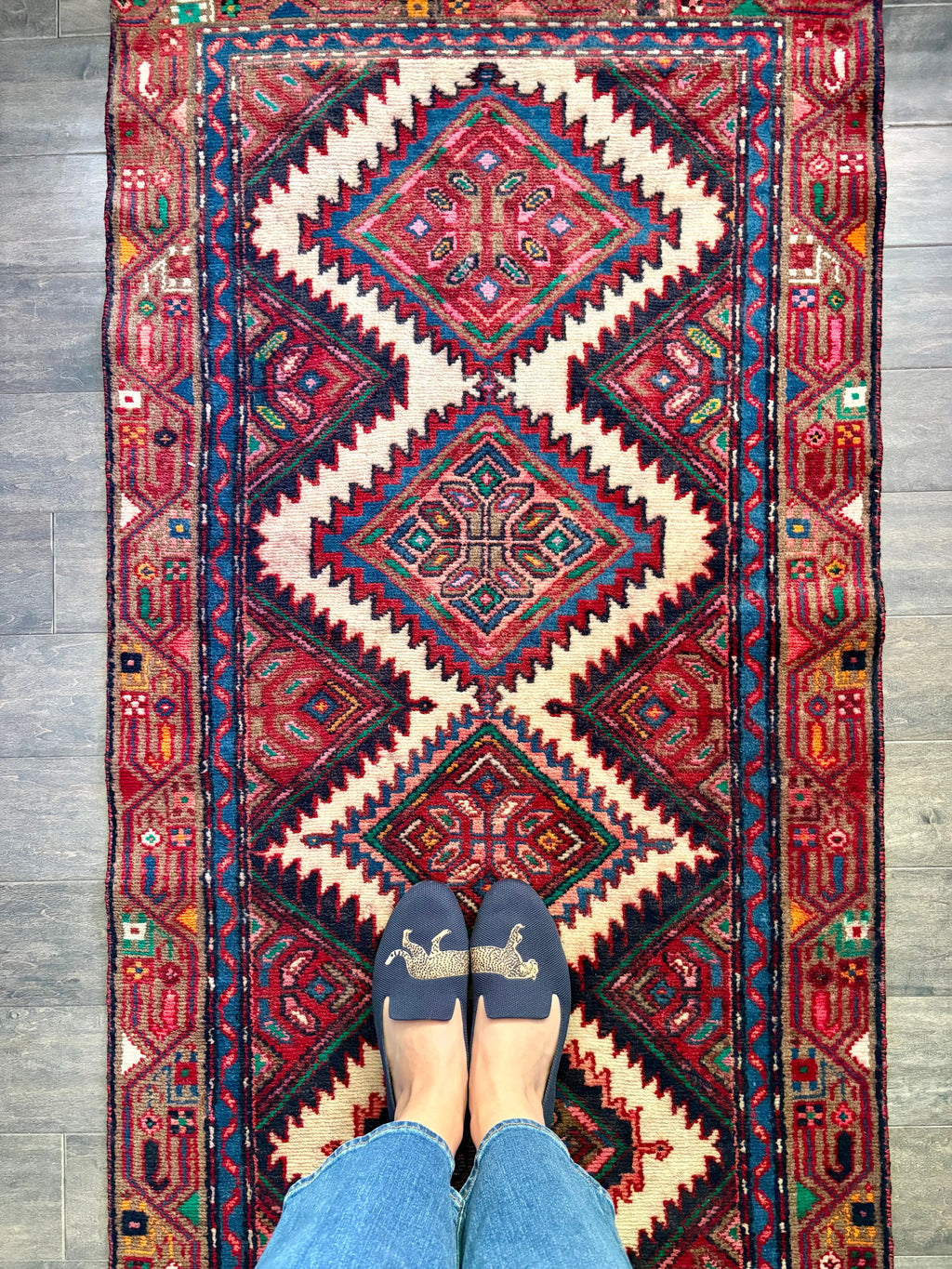 Golden Gal Rugs: Vintage Rug #264 - 9’10” x 2’7.5” - Image 7