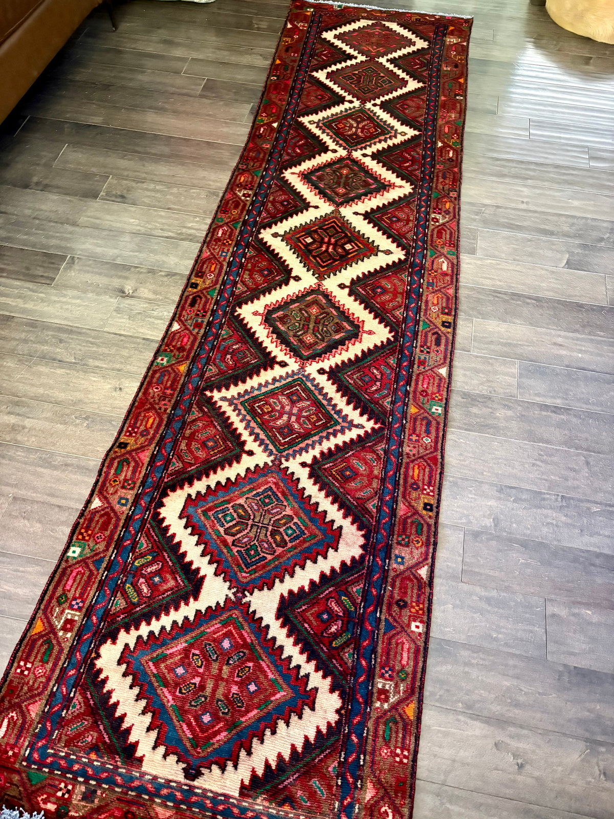 Golden Gal Rugs: Vintage Rug #264 - 9’10” x 2’7.5” - Image 5