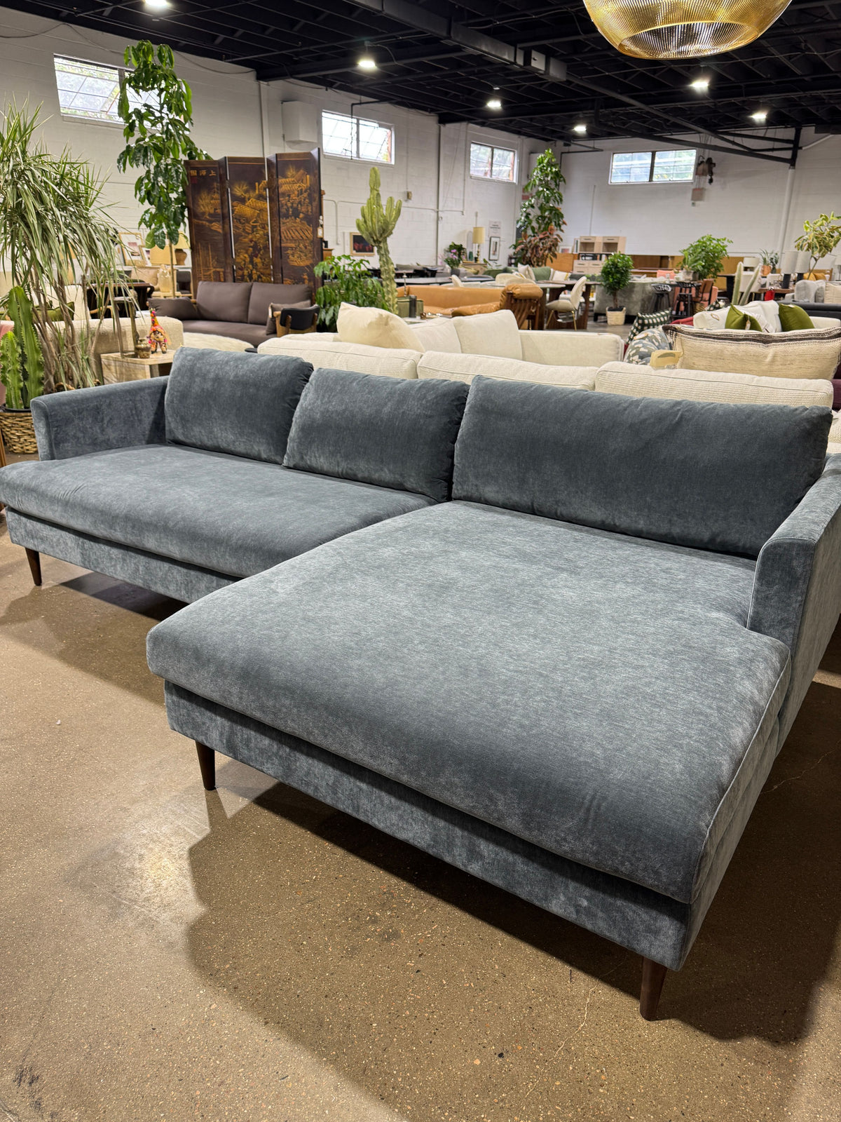 Lucerne Sectional w/ Extra-Wide Chaise - Image 2