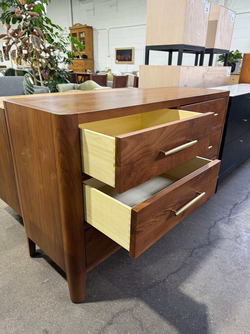 Colfax Dresser - Image 3