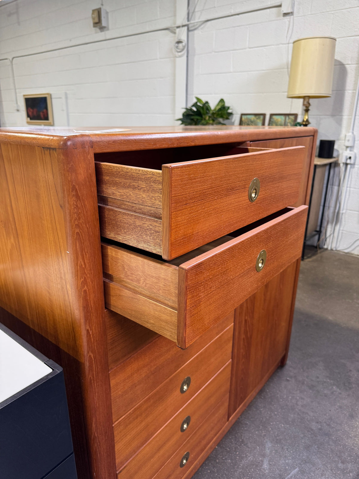 Teak Gentleman's Chest - Image 4