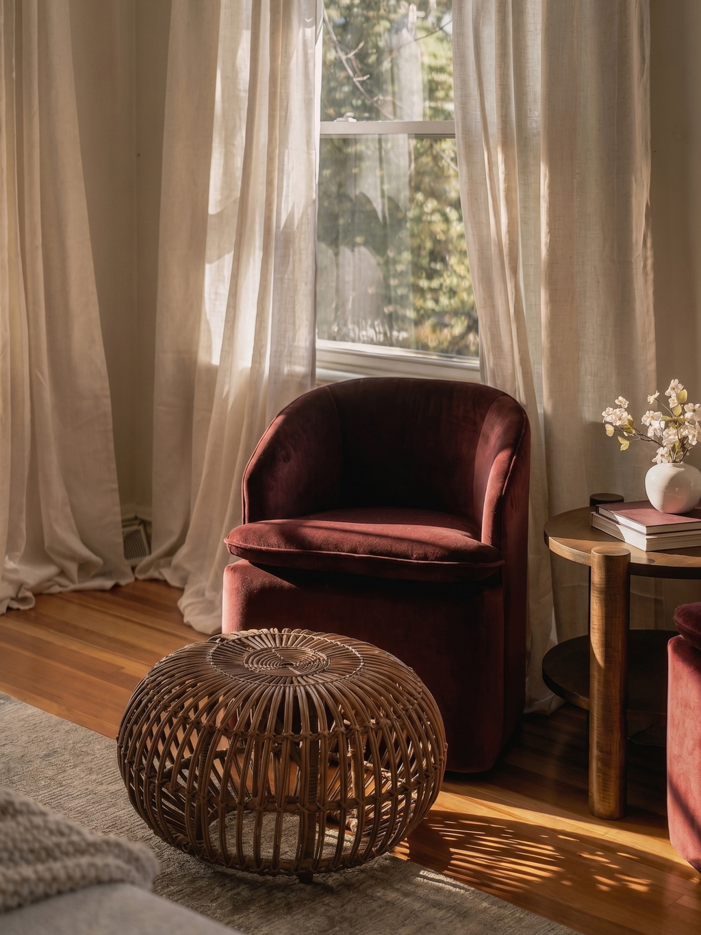 Daphne Chair - Wine