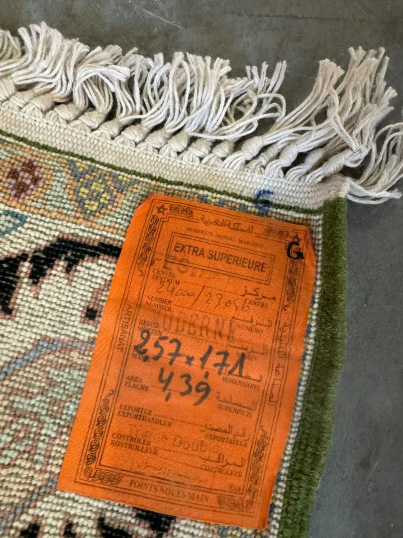 106"x67" Moroccan Wool Rug